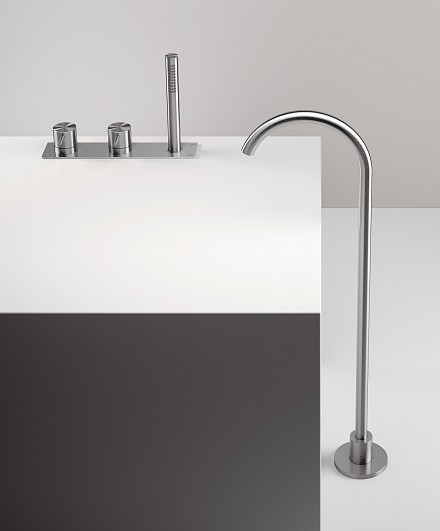 z316 bordo vasca con bocca di erogazione da pavimento zazzeri.jpg